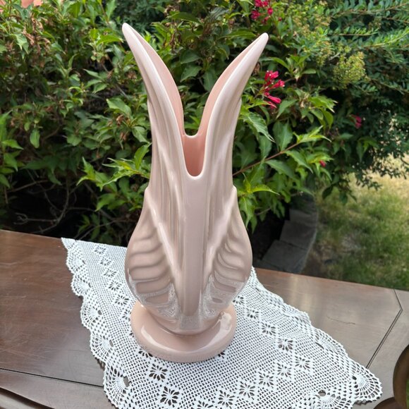 Vintage Pastel Pink Ceramic Leaf Vase Large Sculptural Retro Pottery Home Decor - Picture 3 of 14